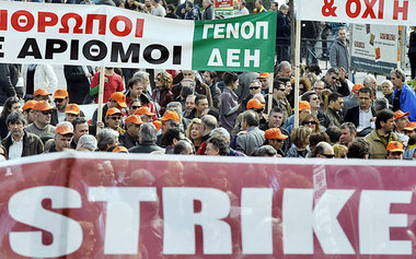 50000 Menschen demonstrierten allein in Athen gegen die Abwälzun...