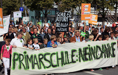 Demonstration gegen die Schulreform am 19 September 2009. Hambur...