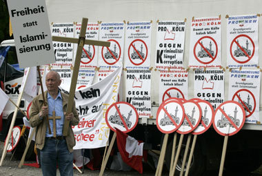 9. Mai 2009 in Köln. Großen Erfolg hatte Pro NRW mit der zweiten... 9. Mai 2009 in Köln. Großen Erfolg hatte Pro NRW mit der zweiten...