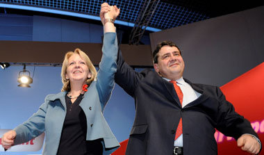 Wieder voll auf Schröder-Linie: SPD-Parteichef Sigmar Gabriel un... Wieder voll auf Schröder-Linie: SPD-Parteichef Sigmar Gabriel un...