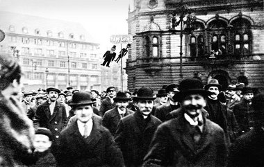Am 15. März 1920 verteidigen zwölf Millionen Menschen in Deutsch...