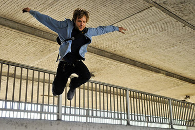 »Zeigen Sie mal Ihren Ausweis!« – Christoph Letkowski als Gerüst...