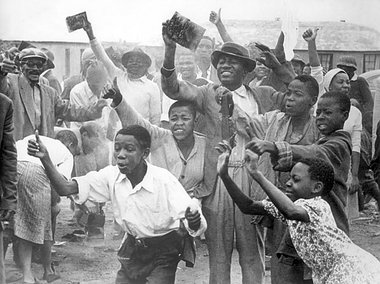 Reaktion auf das Massaker in Sharpeville: Schwarze Südafrikaner ...