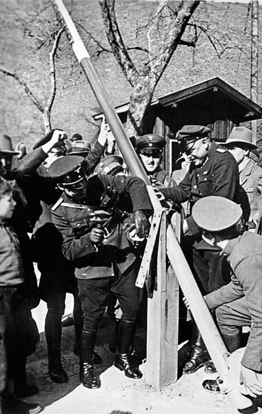 15. März 1938: Nur die KPÖ bezeichnete den Anschluß Österreichs ...