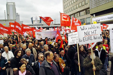 Sonnabend in Essen: Die »schwarz-gelbe« Politik ist ein »schamlo...