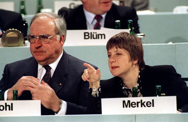 Der Einheitskanzler und sein Mädchen in den 90ern: »Dahinten ste... Der Einheitskanzler und sein Mädchen in den 90ern: »Dahinten ste...