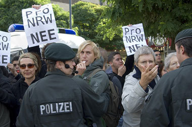Protest gegen fremdenfeindlichen Kongreß im September 2008 in Le... Protest gegen fremdenfeindlichen Kongreß im September 2008 in Le...
