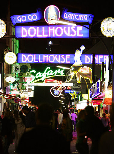 Hamburg, Große Freiheit Ecke Reeperbahn, nachts um halb eins