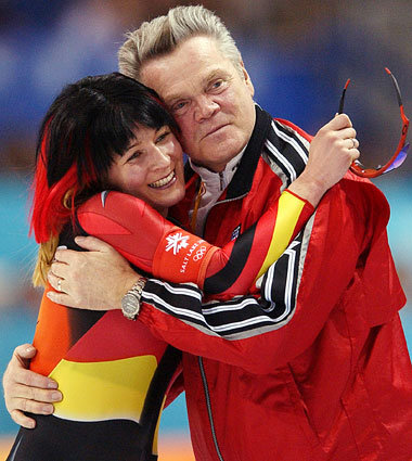 »Dann ist alles klar«: Pechstein und ihr Trainer Franke 2002 in ...