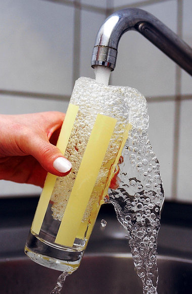 Wasser – internationaler Konfliktstoff und Gewinnmaschine