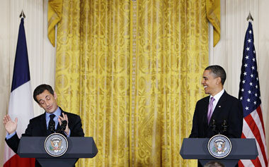 Drohungen machen Spaß: Pressekonferenz bei Obama (rechts) währen... Drohungen machen Spaß: Pressekonferenz bei Obama (rechts) währen...