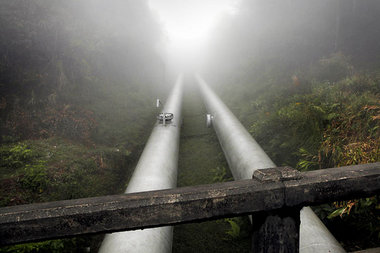 Boliviens Gas fließt ostwärts: Pipeline in der zentralen Region ...