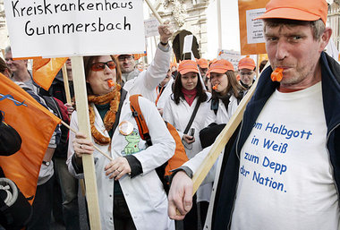 Am 22. März demonstrierten im Rahmen bundesweiter Warnstreiks 15...