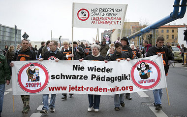 Der Evangeliumsspruch &raquo;Lasset die Kindlein zu mir
kommen&l...