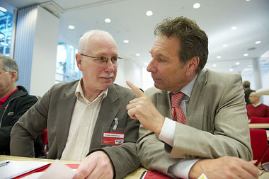 Zimmermann und Ernst am Wochenende im Jahrhunderthaus der IG
Met...