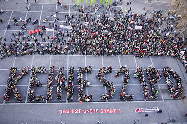 Am Montag zogen die &amp;raquo;S 21&amp;laquo;-Gegner vor das
St...