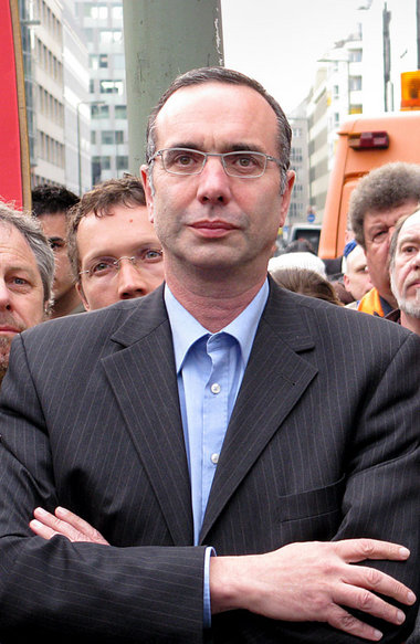 Wirtschaftssenator Harald Wolf (Die Linke) in der ersten
Reihe Wirtschaftssenator Harald Wolf (Die Linke) in der ersten
Reihe