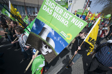 Erstaunlich, da&szlig; sich Politiker von SPD und Gr&uuml;nen,
w...