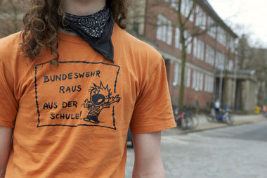 Protest vor dem Berliner Shadow-Gymnasium am 26. M&auml;rz
anl&a...
