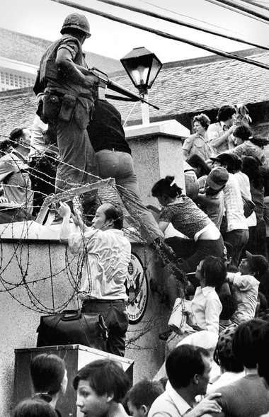 Fluchtartiger Abzug: Angesichts der nahenden Befreiungsarmee
st&...