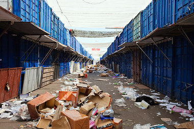 Die Blaue Stra&szlig;e im Monsterbasar begr&uuml;&szlig;t die
St...