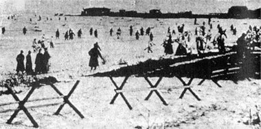 Die rote Armee überquert das Eis bei Kronstadt Die rote Armee überquert das Eis bei Kronstadt