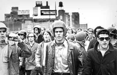 Aus der &raquo;Bibliothek des Widerstands&laquo;: &raquo;Days
of...