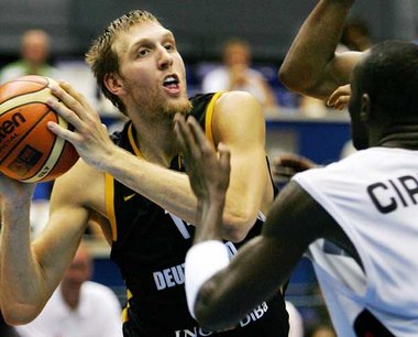 »Es ging rauf und runter mit vielen Emotionen.« (Dirk Nowitzki) »Es ging rauf und runter mit vielen Emotionen.« (Dirk Nowitzki)