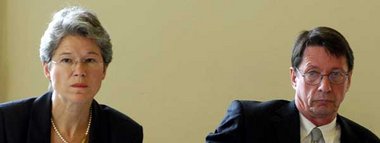 Berliner Mauer des Schweigens: Verfassungsschutzchefin Claudia S... Berliner Mauer des Schweigens: Verfassungsschutzchefin Claudia S...