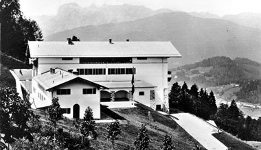 Fr&uuml;her kehrten verdiente Sportler bei Adolf Hitler auf dem
...