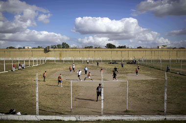 Gefängnis am Rand von Buenos Aires