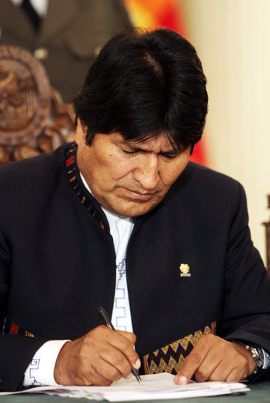 Evo Morales unterzeichnete am Montag das Autonomiegesetz