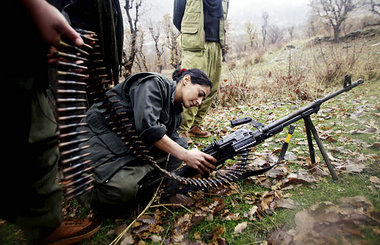 Ausbildung bei der PKK-Frauenguerilla in den südkurdischen
... Ausbildung bei der PKK-Frauenguerilla in den südkurdischen
...