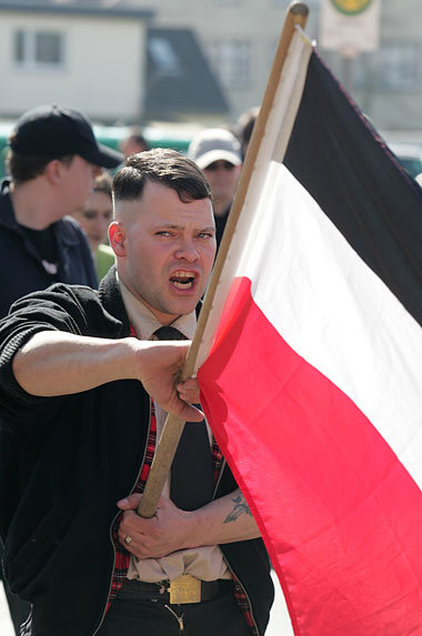 Braun und brutal: Neonazis in Norddeutschland Braun und brutal: Neonazis in Norddeutschland