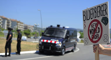 Protest fernab gegen die Heimlichtuer &ndash; die spanische
Poli...