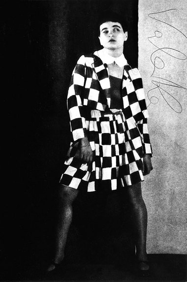Die Tänzerin Valeska Gert (1892–1978)
überschrit... Die Tänzerin Valeska Gert (1892–1978)
überschrit...