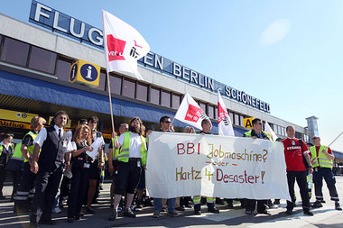 Etliche der Besch&auml;ftigten sind auf erg&auml;nzende
Hartz-IV...