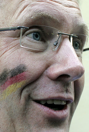 Je nun, Wuff oder Wau? – »Wulff oder
Gauck« Je nun, Wuff oder Wau? – »Wulff oder
Gauck«