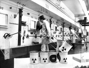 Sechs kleine Todeshügel