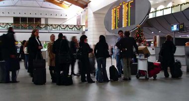 Museen denken in Menschenschlangen (Antoni Muntadas, On Translat...