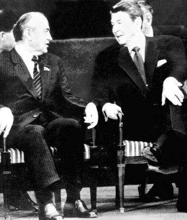 Gorbatschow und US-Präsident Reagan am 21.11.1985 in Genf