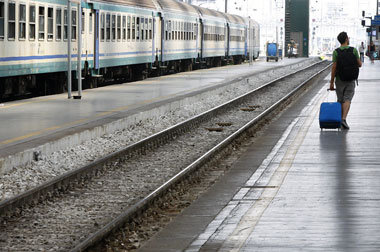 Kein Verkehr: Italiens Bahnarbeiter im Ausstand für einen
n... Kein Verkehr: Italiens Bahnarbeiter im Ausstand für einen
n...
