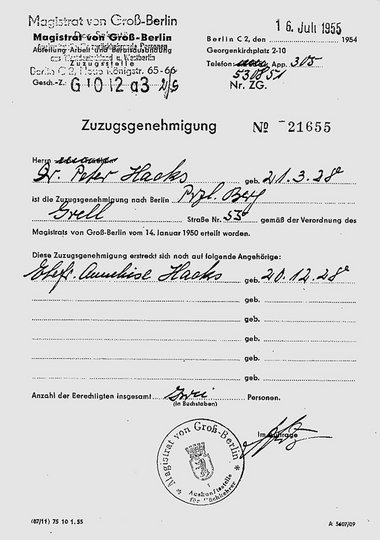 Zuzugsgenehmigung für Hacks und seine Ehefrau vom 16. Juli
... Zuzugsgenehmigung für Hacks und seine Ehefrau vom 16. Juli
...