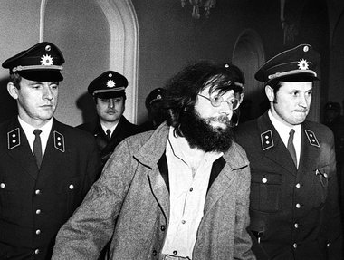 In den Nachrufen blieb seine Konfrontationsbereitschaft
unterbel... In den Nachrufen blieb seine Konfrontationsbereitschaft
unterbel...