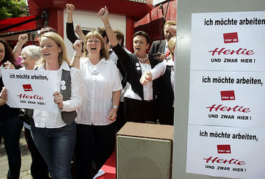 Köln, 16. Juni 2009, Aktionstag für Erhalt von
Arbeits... Köln, 16. Juni 2009, Aktionstag für Erhalt von
Arbeits...