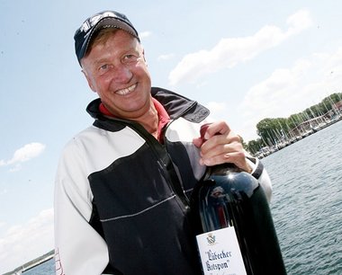 Sommer, Sonne, Sylt: Ole von Beust mit einem
Lieblingsrequisit Sommer, Sonne, Sylt: Ole von Beust mit einem
Lieblingsrequisit