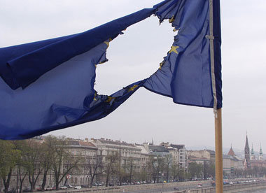 Budapest 2003, Europa-Fahne ohne Sterne: Die anf&auml;ngliche
EU...