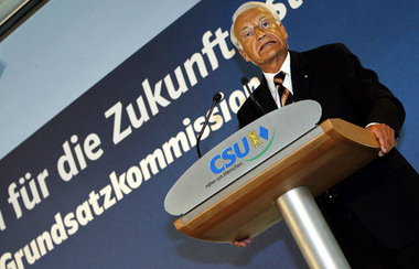Schief und reaktionär: CSU-Chef Stoiber