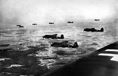 &raquo;Wir werden ihre St&auml;dte ausradieren&laquo; (Hitler
am...