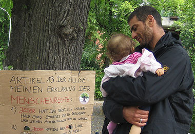 &raquo;Jeder hat das Recht, (...) in sein Land
zur&uuml;ckzukehr...